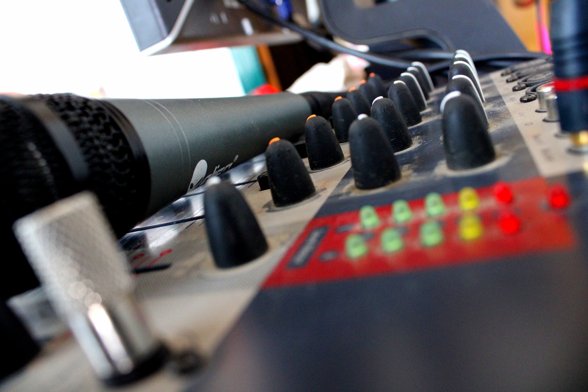 XHCHAL-FM
